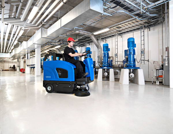Nilfisk Kehrmaschine FLOORTEC R 870 LPG